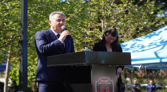 KOSBİFEST 2026'da gelecek sahneye çıktı: sanayi, bilim ve sanat İzmir'de buluştu