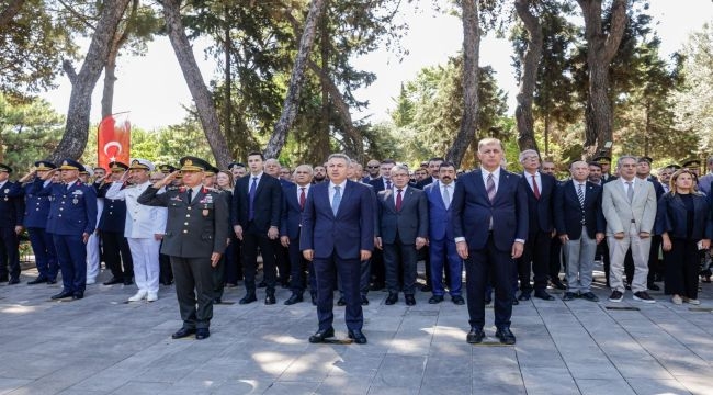 15 Temmuz şehitleri İzmir'de dualarla anıldı
