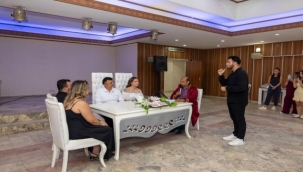 Aşka işaret diliyle "evet" dediler