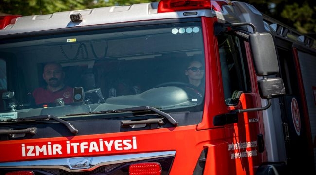 İzmir İtfaiyesi'nin ilk kadın şoförü